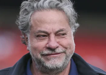 Conselho do São Paulo decide nesta quarta-feira se expulsará Casares do clube