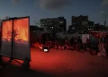Comovente! Crianças assistem filme