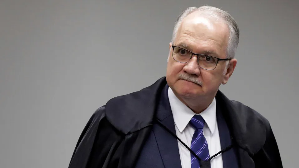 Fachin afasta Mendonça de caso contra Moraes e manda parar apurações de Master e INSS