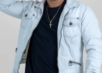 Cantor sertanejo morre após sofrer grave acidente de carro em SP