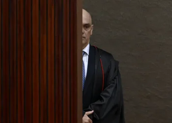Entre mensagens antes de prisão e encontros com Vorcaro, veja o que pesa contra Moraes