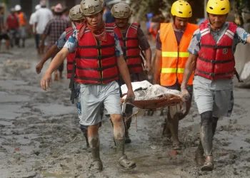 Mais de 6.000 seguem desaparecidos no Nepal, e a maioria dos corpos não foi retirada