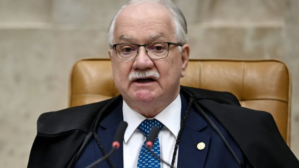 Fachin cancelou sessão do STF por temer novos ataques de Gilmar a Mendonça e Fux