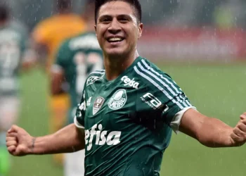 Ex-Palmeiras revela luta contra o álcool: