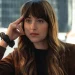Dakota Johnson fala de frustração por ainda não ter filhos