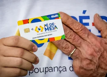 Pé-de-Meia começa a pagar sexta parcela a estudantes nesta segunda