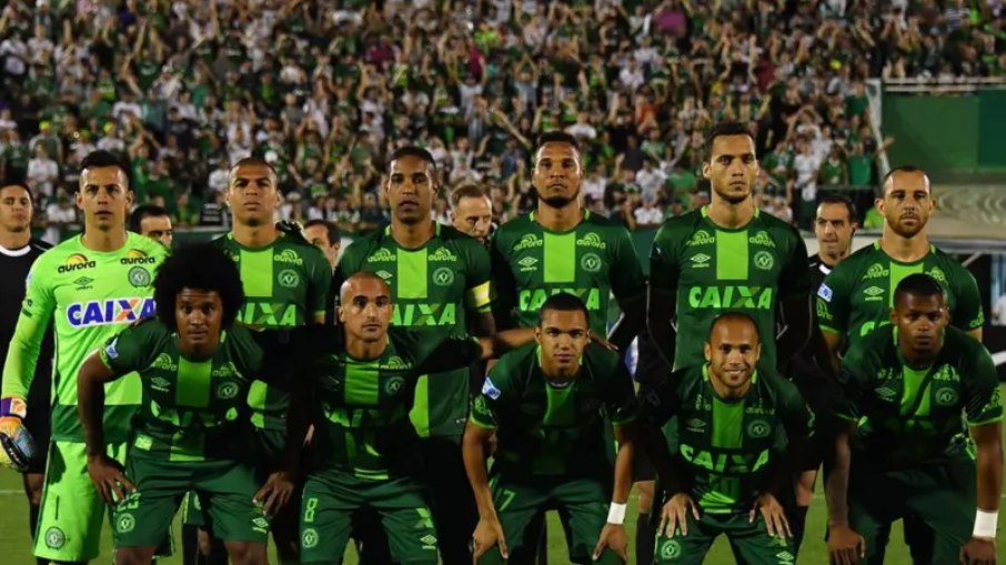 Chapecoense se envolveu em acidente aéreo que vitimou 71 pessoas. Chapecoense se envolveu em acidente aéreo que vitimou 71 pessoas.