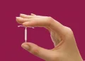 Planos de saúde passam a cobrir DIU hormonal contra endometriose