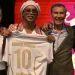 Aos 46 anos, Ronaldinho Gaúcho sai da aposentadoria em busca do seu 300º gol