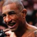 Brasileiro perde consciência durante luta no UFC e é levado ao hospital