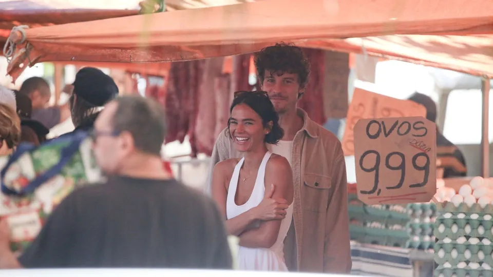 Shawn Mendes fala sobre fase com Bruna Marquezine e diz estar