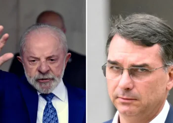 Flávio Bolsonaro pede cassação de Lula e Alckmin ao TSE