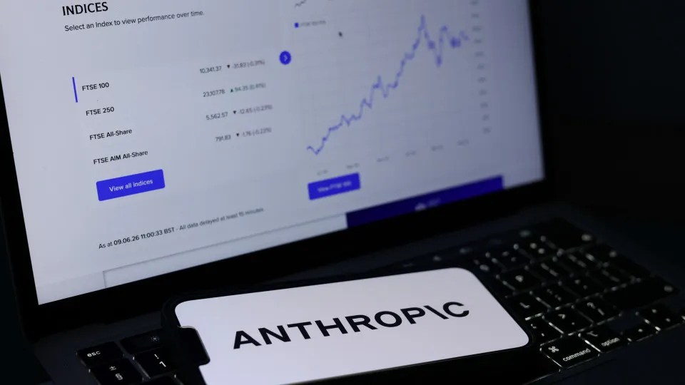 CEO da Anthropic alerta para riscos da IA e critica indústria