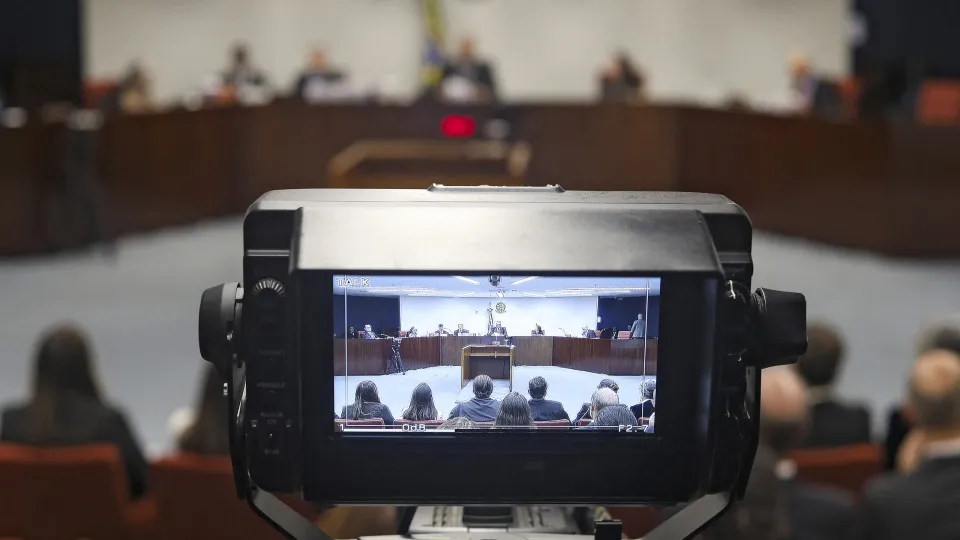 Crise no STF impacta julgamento de ações de pejotização, uberização e reforma da Previdência