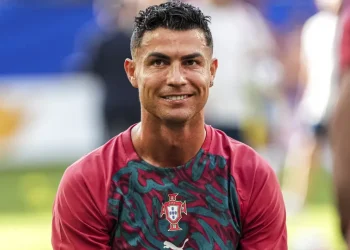 Cristiano Ronaldo é comparado a boxeador e futuro na seleção vira debate