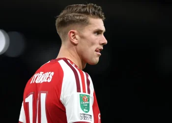 De goleador a reserva: Gyokeres perde espaço no Arsenal