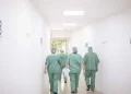 Enfermeira que atende vítimas de violência doméstica conta como é rotina em hospital de SP
