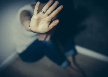 Estupro durante casamento ou namoro pode levar anos para ser reconhecido pelas vítimas como crime
