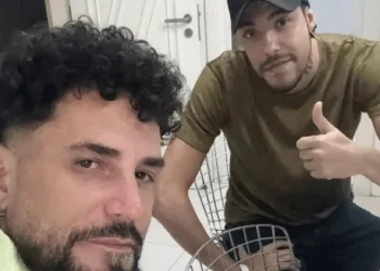 Filho de Latino afirma ter contato de dez amantes do pai e expõe crise
