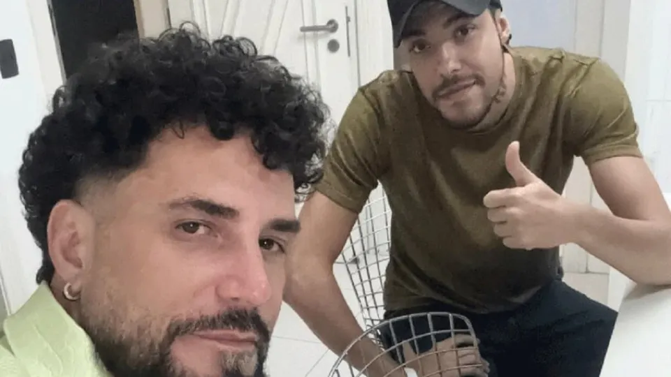 Filho de Latino afirma ter contato de dez amantes do pai e expõe crise