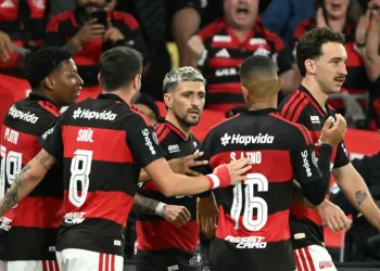 Flamengo sofre, mas empata com o Del Valle e vai à semifinal da Libertadores