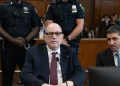 Harvey Weinstein é condenado a 15 anos de prisão por agressão sexual