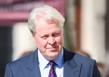 Irmão de Diana fala sobre afastamento entre William e Harry