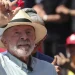 Lula diz que dívida pública preocupa, mas reservas evitam