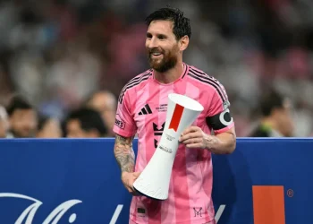 Messi decide título aos 39 e ganha campanha por outra nova Bola de Ouro