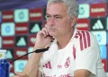 Mourinho ironiza Barça e Atlético e pede folga à imprensa