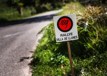 Navegadora de 20 anos morre em acidente no Rallye Villa de Llanes
