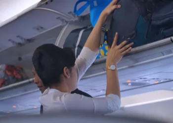 Primeira semana com regras sobre indisciplina em voos tem três passageiros retirados de aviões pela PF