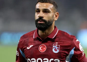 Salah fica sem poder conduzir na Turquia após incidente... em Liverpool