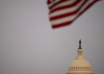 Suprema Corte barra restrições de Trump ao voto pelo correio