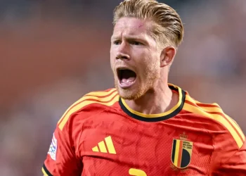 "Vai-te f...". De Bruyne perde a cabeça com o árbitro