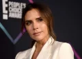 Victoria Beckham surpreende ao voltar a cantar após 20 anos e agita fãs das Spice Girls