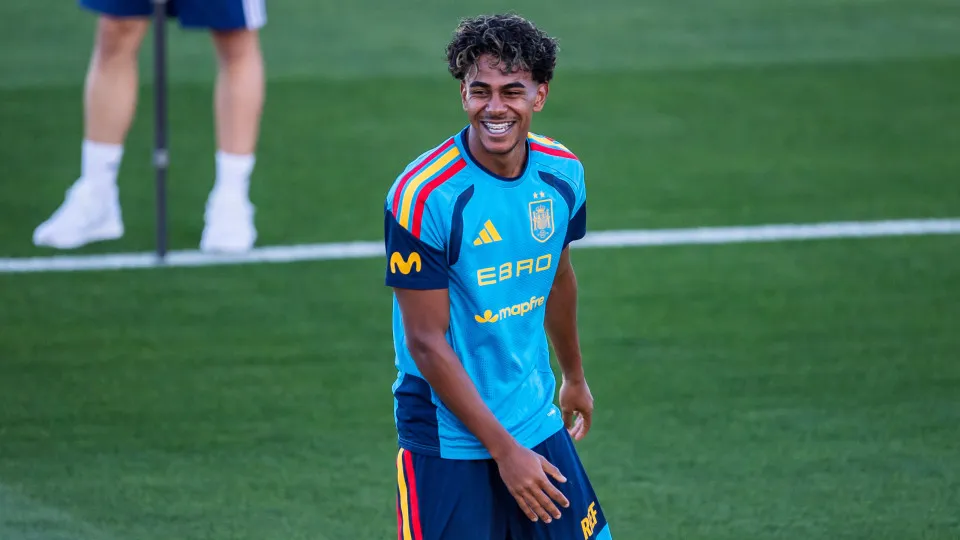Yamal mira Bola de Ouro e meta ambiciosa: