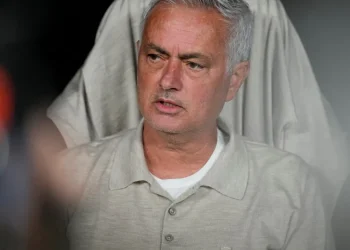 Mourinho diz que Cristiano Ronaldo precisa “domar o ego” na seleção