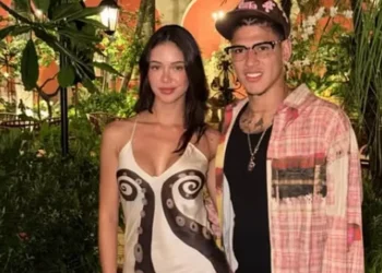 Quem é Evellin Nicomedes, modelo que apareceu com Jorge Carrascal, do Flamengo