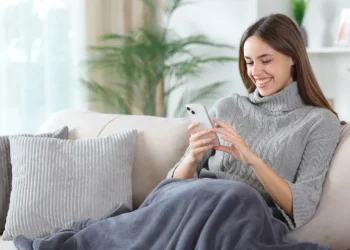 ChatGPT vai permitir experimentar roupas sem ter de as vestir