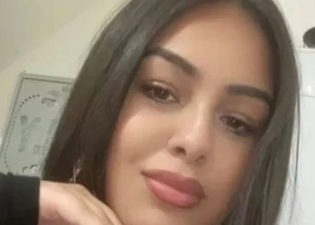 Mãe mata filha bebê com 15 facadas e esconde corpo em máquina de lavar