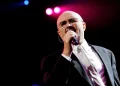 'Meus casamentos terem acabado', diz Phil Collins sobre maior arrependimento de sua vida