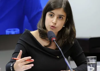 Mãe de Tabata Amaral é internada em estado grave após acidente em agenda de campanha