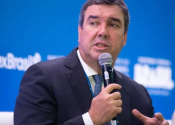 Eduardo Riedel é eleito governador de MS no primeiro turno
