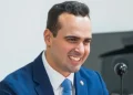 Lucas Ribeiro é reeleito governador da Paraíba no primeiro turno