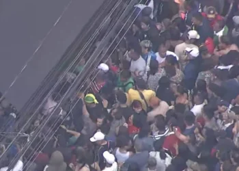 Inauguração de loja popular causa tumulto e fecha vias no Brás, em SP