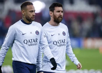 Neymar publica homenagem a Messi em dia de adeus do craque à Argentina