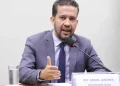 Janones reúne 2 milhão em tropa digital para ampliar apoio a Lula