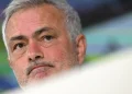 Mourinho se irrita com imprensa e sai em defesa de Mbappé: