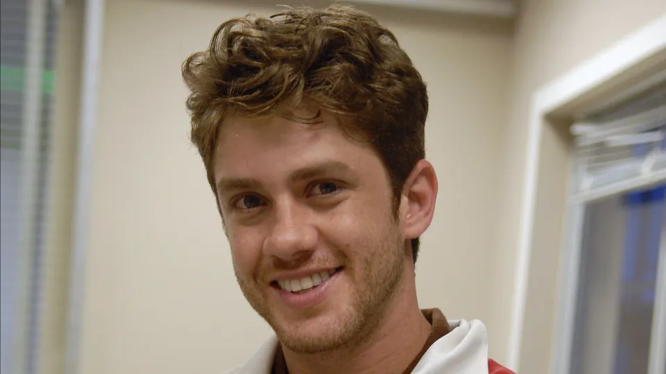 Não estou disposto a fingir ser outra pessoa para conseguir um papel, diz Leonardo Miggiorin